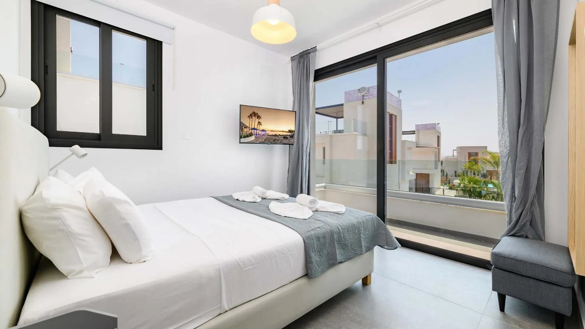 By The Beach - Sunstone Seaview Villa Protaras